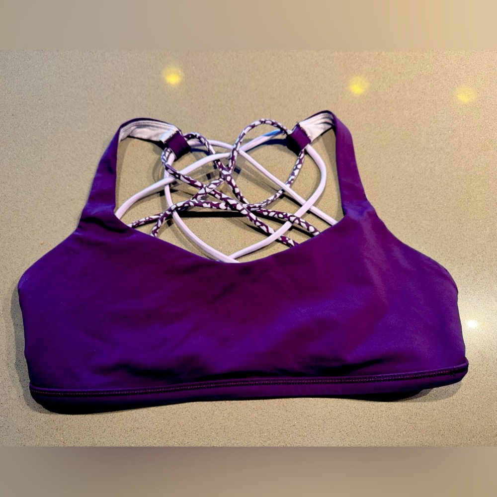 Lululemon Free to be - wild size 4